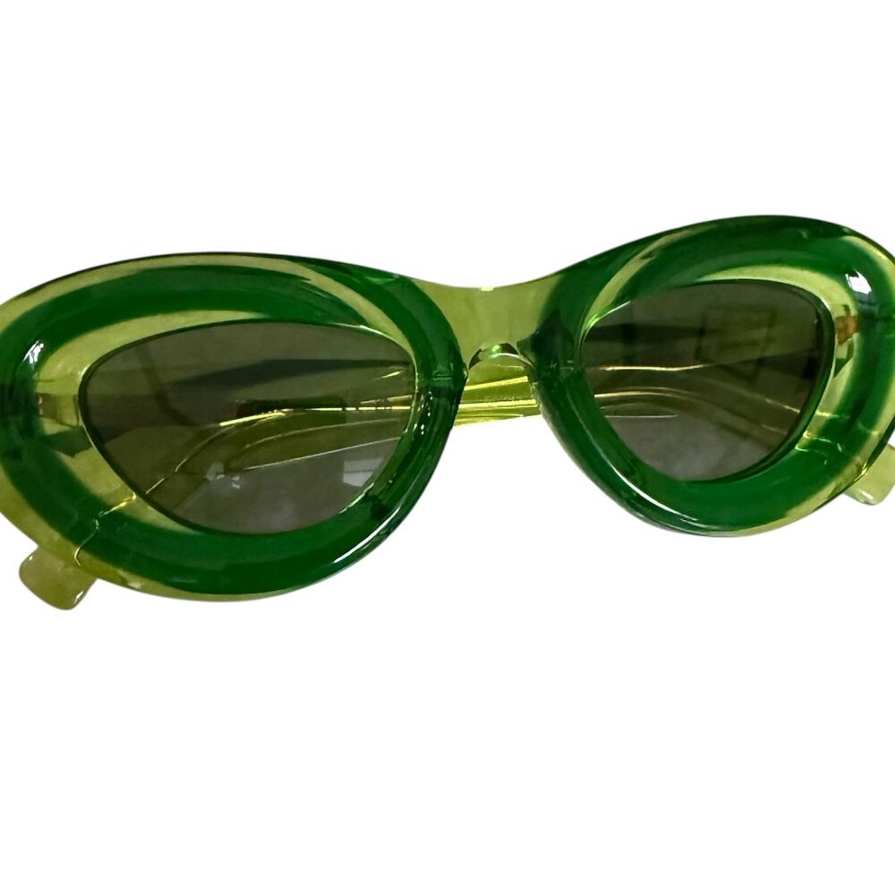 BOTTEGA VENETA Women's Green Cat Eye Sunglasses 703244 - Picture 3 of 16
